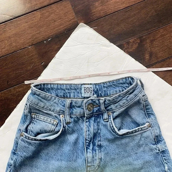 BDG Edie slim fit high rise jeans, raw hem. Medium/light wash. Women’s size 25 - Picture 6 of 14